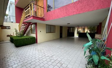VENTA- AMPLIA CASA EN VILLA LAZARO CARDENAS, TLALPAN. CERCA CALZ. ACOXPA.