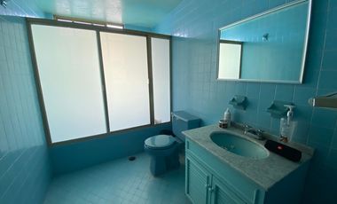 VENTA- AMPLIA CASA EN VILLA LAZARO CARDENAS, TLALPAN. CERCA CALZ. ACOXPA.