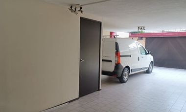 VENTA- AMPLIA CASA EN VILLA LAZARO CARDENAS, TLALPAN. CERCA CALZ. ACOXPA.