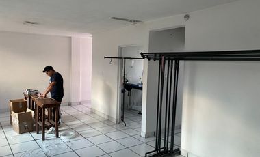 VENTA LOCALES COMERCIALES CON AMPLIA BODEGA CON A  1 CUADRA VIA CORTA EN COL. EL ALTO CHIAUTEMPAN, TLAXCALA