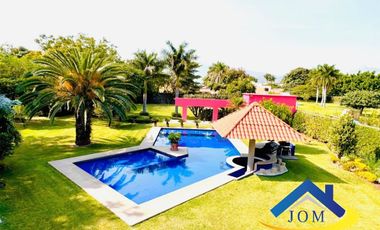HERMOSA RESIDENCIA EN YAUTEPEC MORELOS