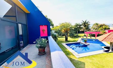 HERMOSA RESIDENCIA EN YAUTEPEC MORELOS