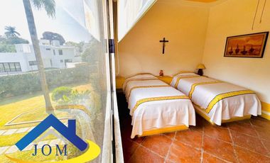 HERMOSA RESIDENCIA EN YAUTEPEC MORELOS