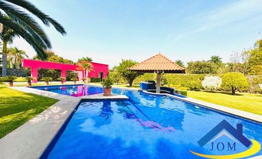 HERMOSA RESIDENCIA EN YAUTEPEC MORELOS