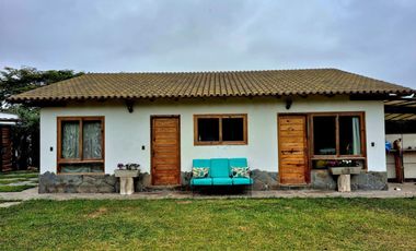 CASA EN VENTA EN PACHACÁMAC EN CONDOMINIO SEGURO, FUNCIONAL, ILUMINACIÓN NATURAL.