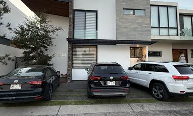 Casa en Venta en Coto Puerta las Lomas Zapopan de Lujo, Puerta de Hierro