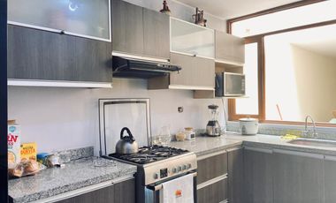 Vendo Casa de 3 Pisos en Comas