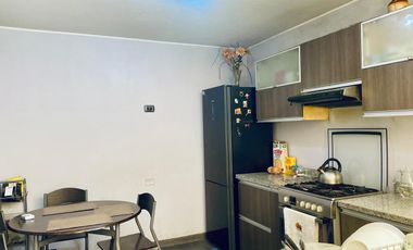 Vendo Casa de 3 Pisos en Comas