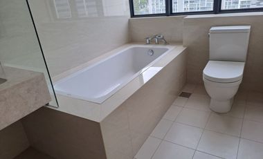 4BR Penthouse Unit For Rent at The Albany Mckinley West