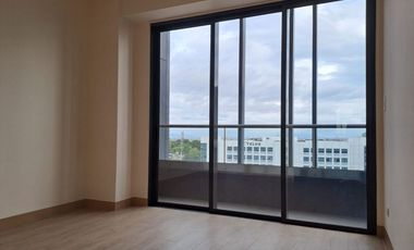 4BR Penthouse Unit For Rent at The Albany Mckinley West