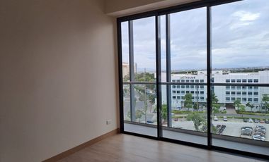 4BR Penthouse Unit For Rent at The Albany Mckinley West