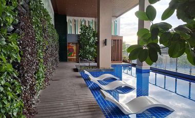 4BR Penthouse Unit For Rent at The Albany Mckinley West