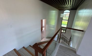For Lease: 5 Bedrooms House & Lot in Portofino South, Almanza Dos Las Pinas City