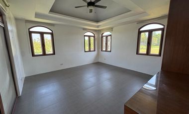 For Lease: 5 Bedrooms House & Lot in Portofino South, Almanza Dos Las Pinas City