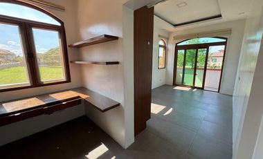 For Lease: 5 Bedrooms House & Lot in Portofino South, Almanza Dos Las Pinas City