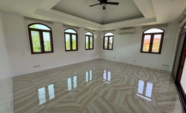 For Lease: 5 Bedrooms House & Lot in Portofino South, Almanza Dos Las Pinas City