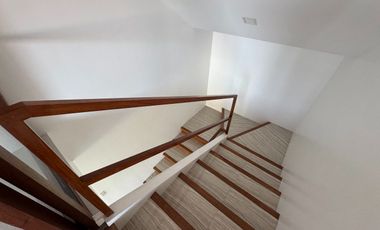 For Lease: 5 Bedrooms House & Lot in Portofino South, Almanza Dos Las Pinas City