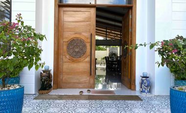 MUST SELL. P20m. Beautiful 600sqm house for sale, Sta Rosa/Tagaytay Rd, Silang.