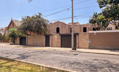 Se vende terreno para constructora en Av. Arequipa – San Isidro Excelente Oportunidad!!