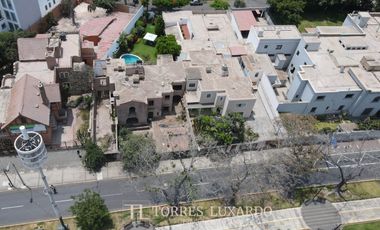 Se vende terreno para constructora en Av. Arequipa – San Isidro Excelente Oportunidad!!
