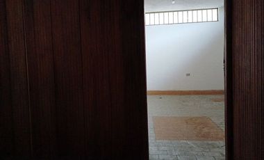 SE ARRIENDA/ANTICRESIS Y/O VENTA, 5 PLANTAS + PENTHOUSE, LA CONCORDIA - SANTO DOMINGO - ECUADOR