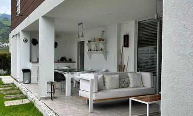 VENTA DE CASA INDEPENDIENTE EN CONJUNTO CERRADO EN LA FLORIDA, MANIZALES-CALDAS