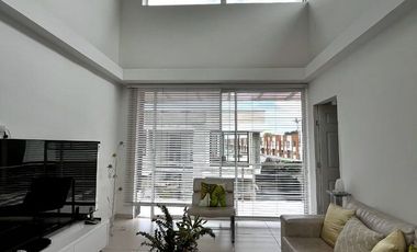 VENTA DE CASA INDEPENDIENTE EN CONJUNTO CERRADO EN LA FLORIDA, MANIZALES-CALDAS