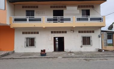 SE VENDE CASA FRENTE A LA PLAYA (HOTEL ANTIGUO) ATACAMES – ESMERALDAS - ECUADOR