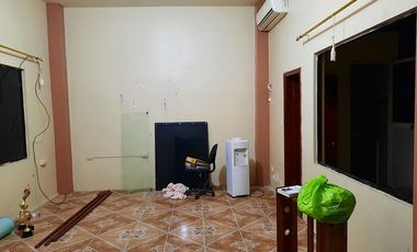 SE VENDE CASA (OFICINA o BODEGA) DE 2 PLANTAS 252 M2. DE CONSTRUCCIÓN, QUININDE – ESMERALDAS - ECUADOR
