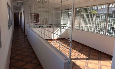 SE VENDE LOCAL COMERCIAL, OFICINAS, BODEGA Y PATIO 345 MTS. DE CONSTRUCCIÓN, NORTE DE QUITO – PONCEANO ALTO – QUITO – PICHINCHA - ECUADOR