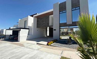 CASA DE AUTOR EN VENTA PRIVADA YAVIA, EN ZIBATA QUERÉTARO , CON ALBERCA Y  ROOF GARDEN