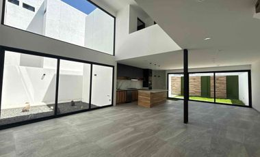 CASA DE AUTOR EN VENTA PRIVADA YAVIA, EN ZIBATA QUERÉTARO , CON ALBERCA Y  ROOF GARDEN