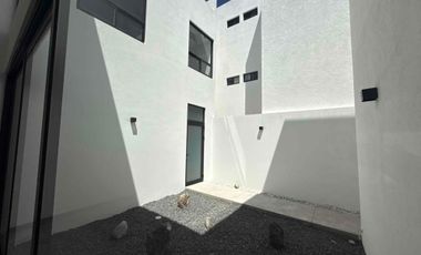 CASA DE AUTOR EN VENTA PRIVADA YAVIA, EN ZIBATA QUERÉTARO , CON ALBERCA Y  ROOF GARDEN