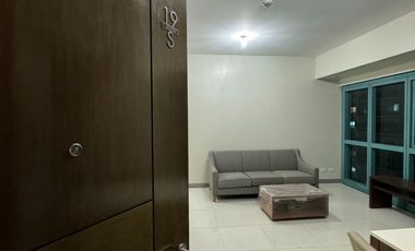Rent to Own 2 Bedroom Condo For Sale in One Uptown BGC facing Uptown Mall