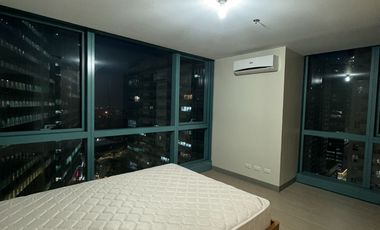 Rent to Own 2 Bedroom Condo For Sale in One Uptown BGC facing Uptown Mall