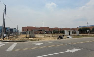 Excelente lote esquinero para desarrollo industrial en Mosquera
