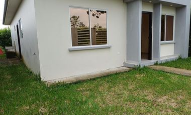 SE VENDE CASA POR ESTRENAR 82 M2. DE UNA PLANTA, URBANIZACIÓN TENIS CLUB LA CONCORDIA - DOMINGO DE LOS TSACHILAS - ECUADOR