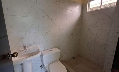 SE VENDE CASA POR ESTRENAR 82 M2. DE UNA PLANTA, URBANIZACIÓN TENIS CLUB LA CONCORDIA - DOMINGO DE LOS TSACHILAS - ECUADOR