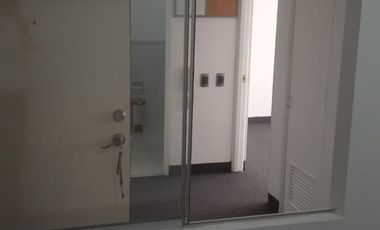 Alquilo linda Oficina en San Isidro en Avenida y Cerca Av. Javier Prado con Cochera
