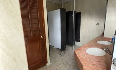 Excelente oficina ubicada en zona comercial Bogotá