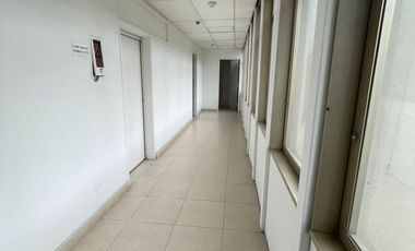 Excelente oficina ubicada en zona comercial Bogotá
