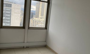 Excelente oficina ubicada en zona comercial Bogotá