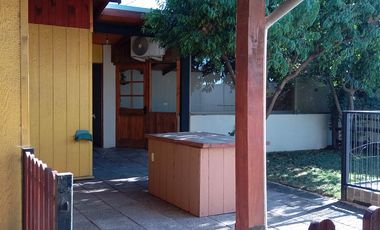 VENDE CASA 4  DORMITORIOS 2 BAÑO  EN SITIO 600 MTS2, ANGOL