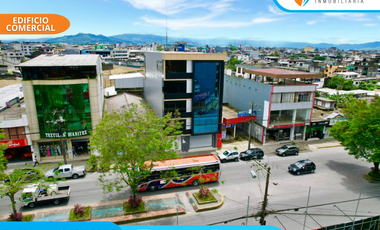 VENDO EDIFICIO COMERCIAL en Avenida Esmeraldas cerca al Terminal de Santo Domingo