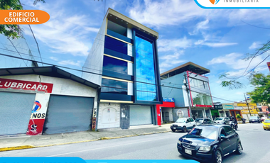 VENDO EDIFICIO COMERCIAL en Avenida Esmeraldas cerca al Terminal de Santo Domingo