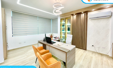 VENDO EDIFICIO COMERCIAL en Avenida Esmeraldas cerca al Terminal de Santo Domingo