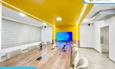 VENDO EDIFICIO COMERCIAL en Avenida Esmeraldas cerca al Terminal de Santo Domingo