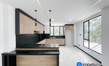 En venta casa a estrenar de dos plantas más subsuelo y terraza