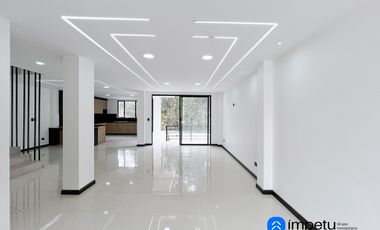 En venta casa a estrenar de dos plantas más subsuelo y terraza
