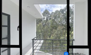 En venta casa a estrenar de dos plantas más subsuelo y terraza
